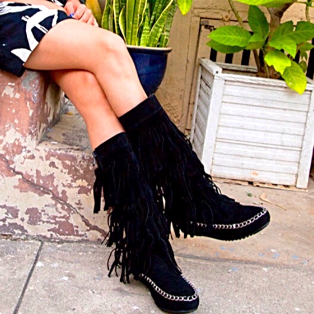 Black Fringe Tassel Moccasin Boots